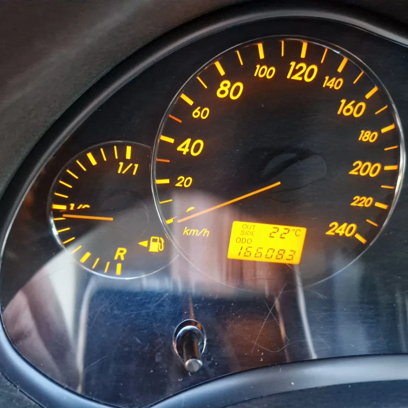 Toyota Avensis 2, 0 DCDI, снимка 6 - Автомобили и джипове - 51302778