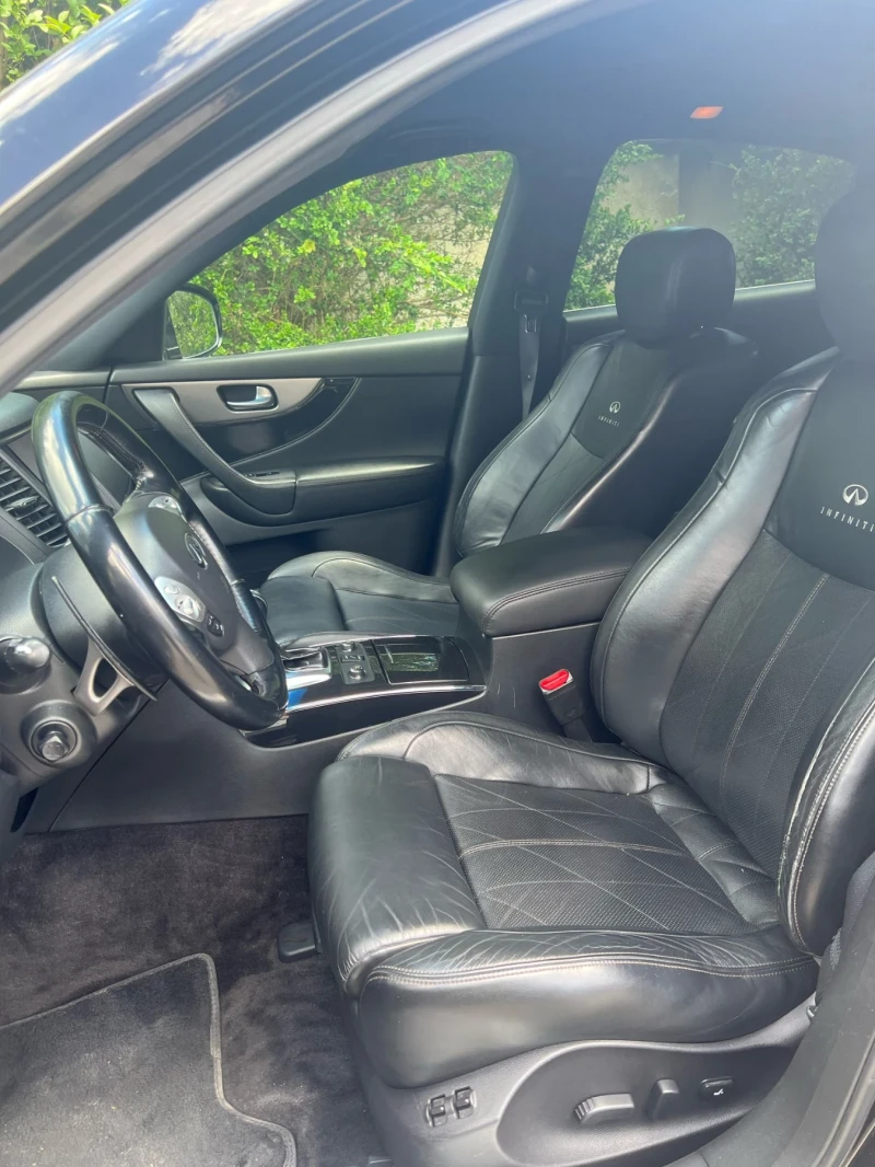Infiniti QX70, снимка 16 - Автомобили и джипове - 52547570