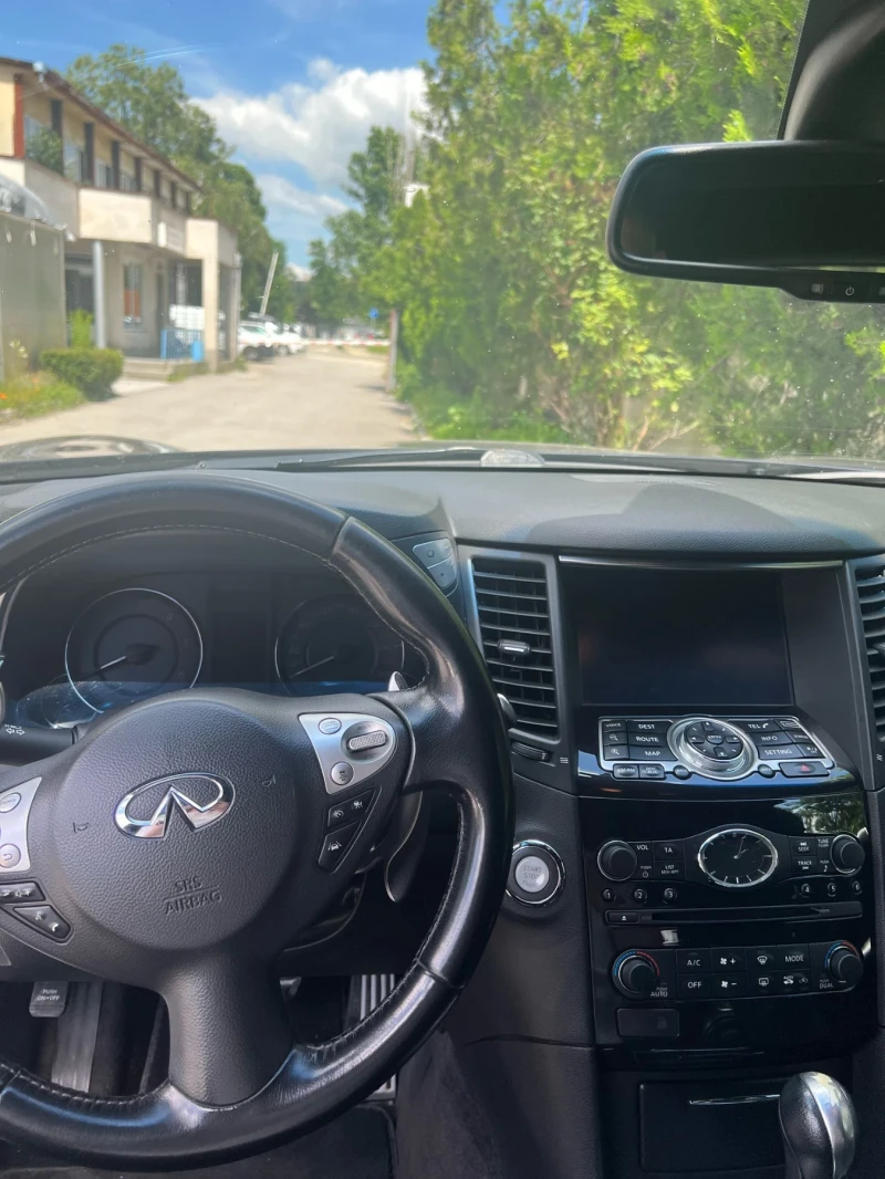 Infiniti QX70, снимка 11 - Автомобили и джипове - 52547570