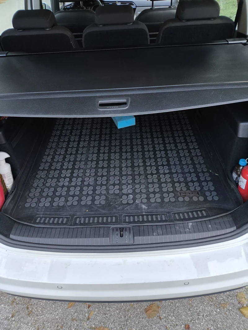VW Touran 2.0 TDI  150 DSG, снимка 10 - Автомобили и джипове - 52218659