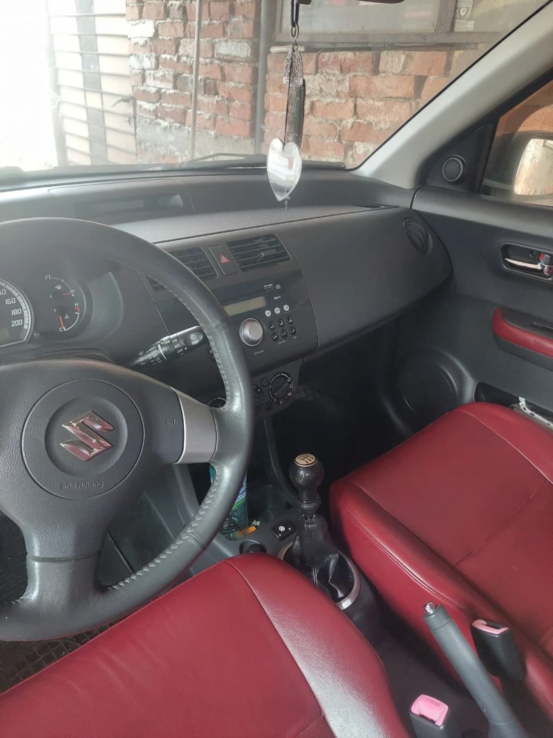 Suzuki Swift 1.3, снимка 7 - Автомобили и джипове - 52720929