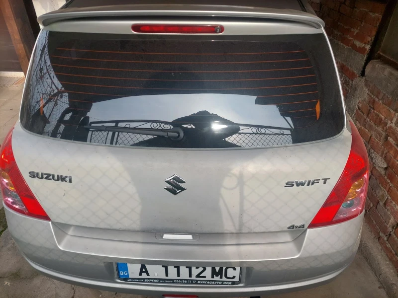 Suzuki Swift 1.3, снимка 4 - Автомобили и джипове - 52720929