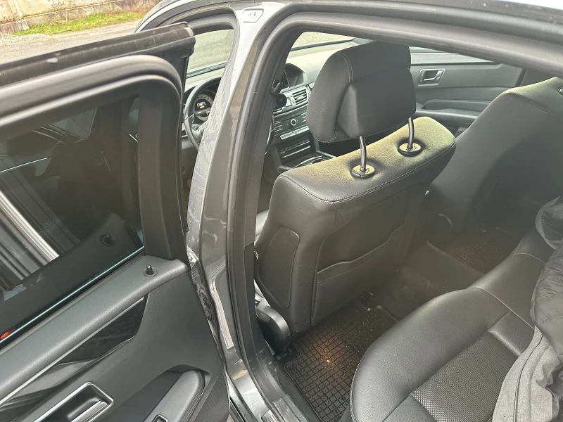Mercedes-Benz E 350 4 MATIC, снимка 10 - Автомобили и джипове - 52996354