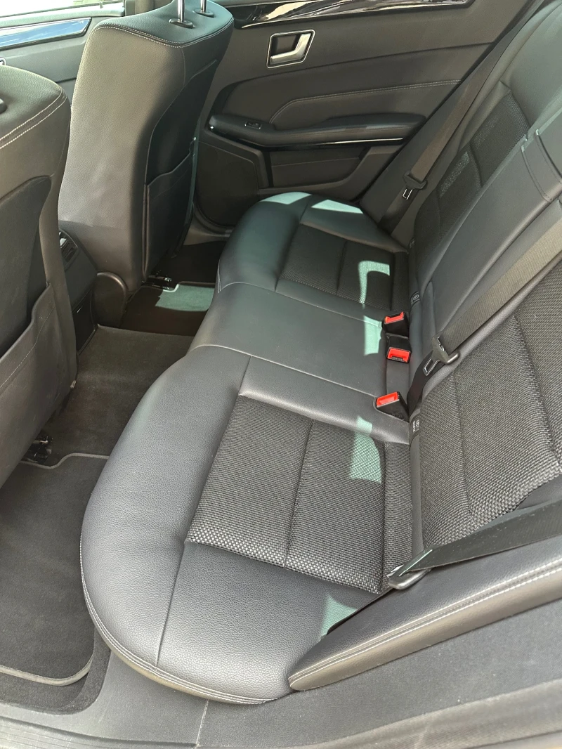 Mercedes-Benz E 350 4 MATIC, снимка 15 - Автомобили и джипове - 52996354