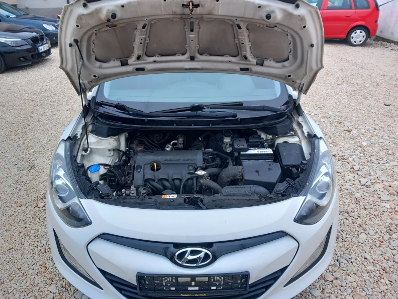 Hyundai I30 1.4i 6ск 100кс, снимка 15 - Автомобили и джипове - 53458138