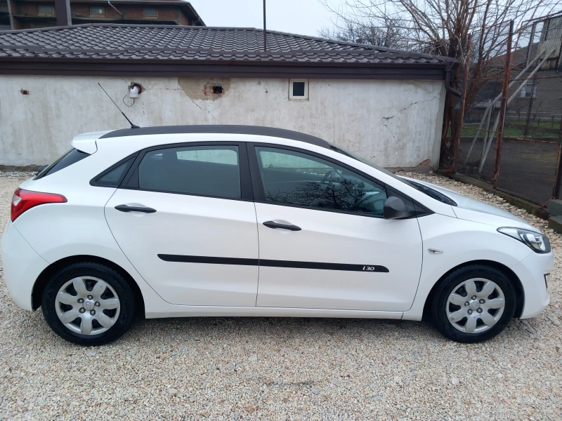 Hyundai I30 1.4i 6ск 100кс, снимка 8 - Автомобили и джипове - 53458138