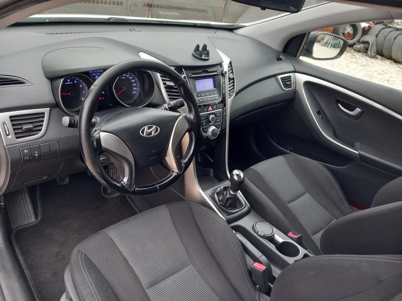 Hyundai I30 1.4i 6ск 100кс, снимка 12 - Автомобили и джипове - 53458138