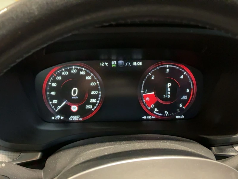 Volvo V60 D4 Inscription/Pano/HarmanKardon/Подгрев, снимка 8 - Автомобили и джипове - 53530192