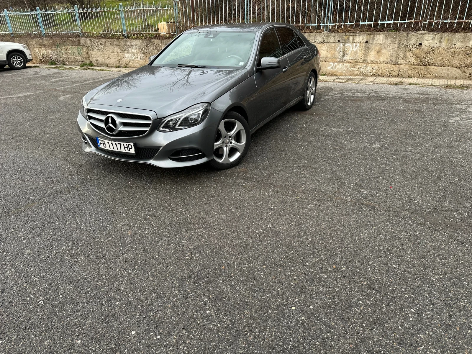 Mercedes-Benz E 350 4 MATIC, снимка 1