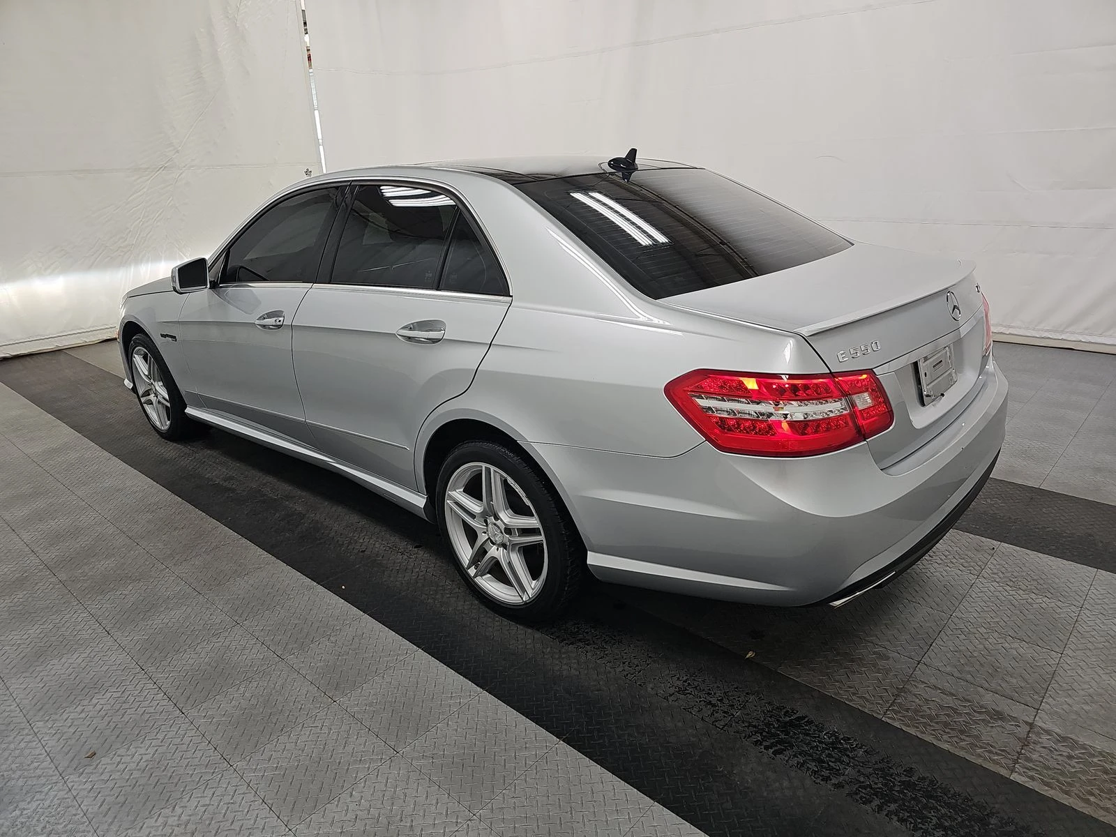 Mercedes-Benz E 500 AMG PACK* HARMAN* PANO* * BI-XENON* KEYLESS | Mobile.bg   4