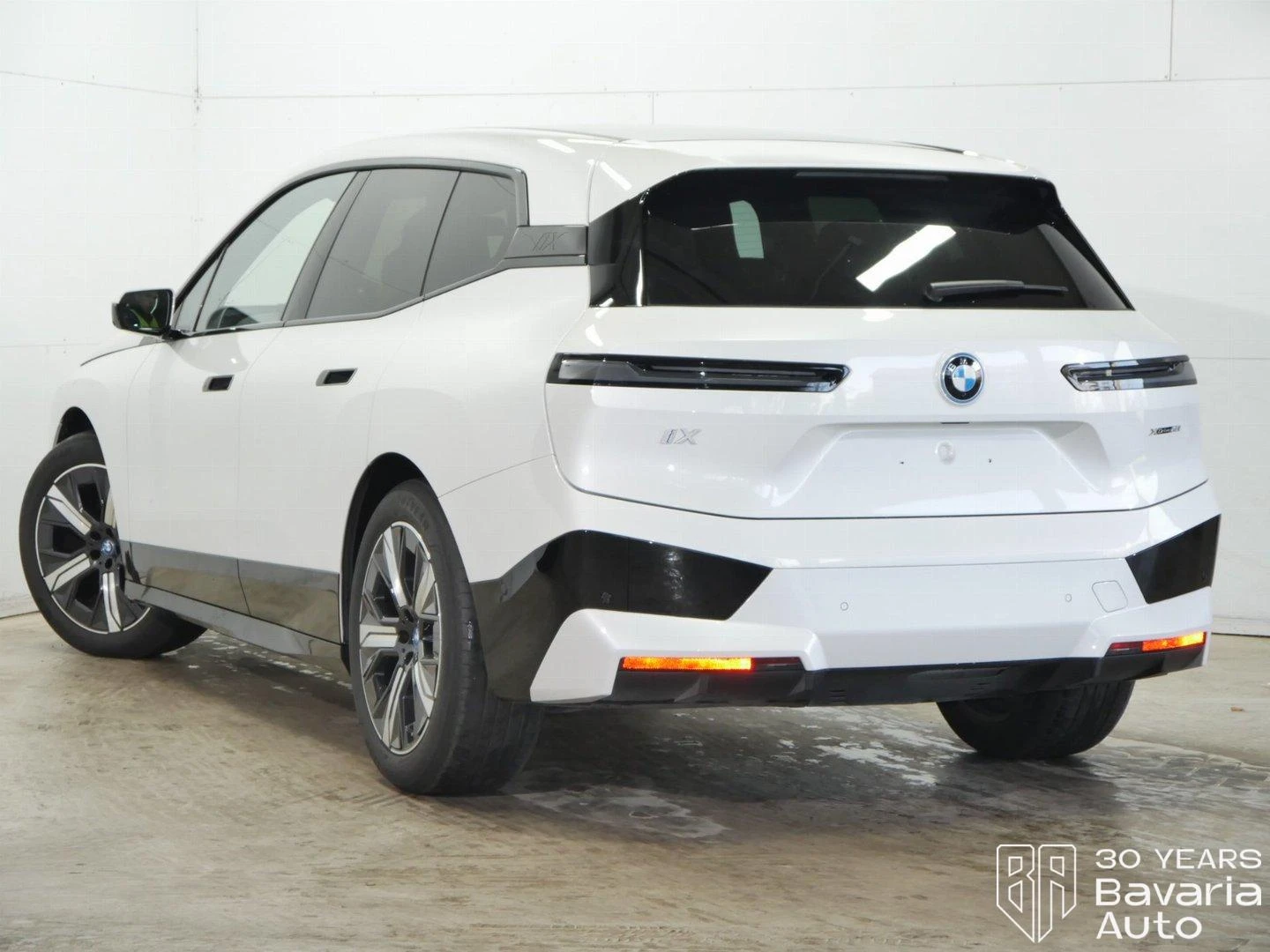 BMW iX 50 xDrive Sport - изображение 2