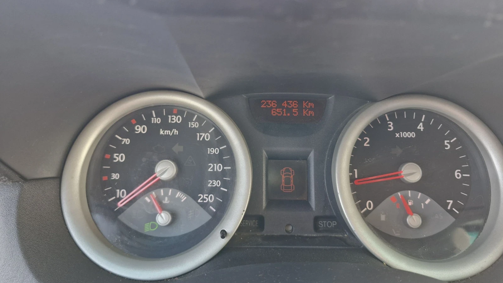 Renault Megane 1.5DCI, снимка 5 - Автомобили и джипове - 54004249