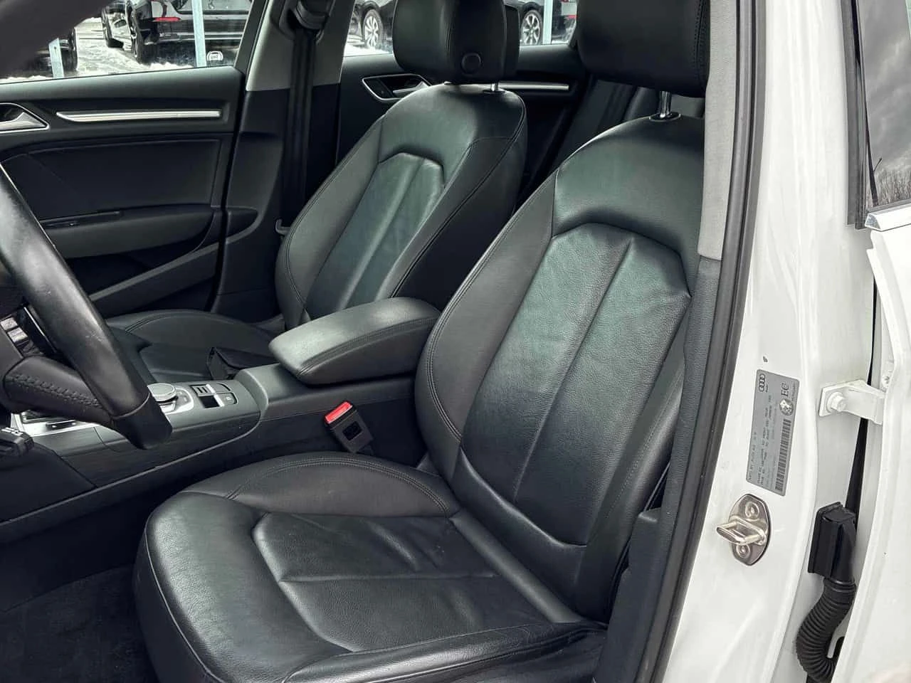 Audi A3 Progressiv * КЛИП НА МОТОРА * ОТ ПРЕДСТАВИТЕЛСТВО, снимка 11 - Автомобили и джипове - 54339540