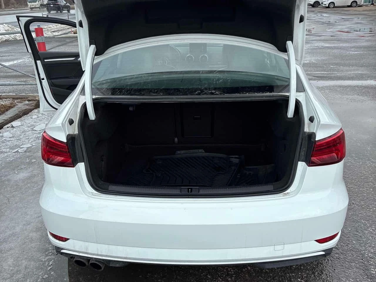 Audi A3 Progressiv * КЛИП НА МОТОРА * ОТ ПРЕДСТАВИТЕЛСТВО, снимка 14 - Автомобили и джипове - 54339540