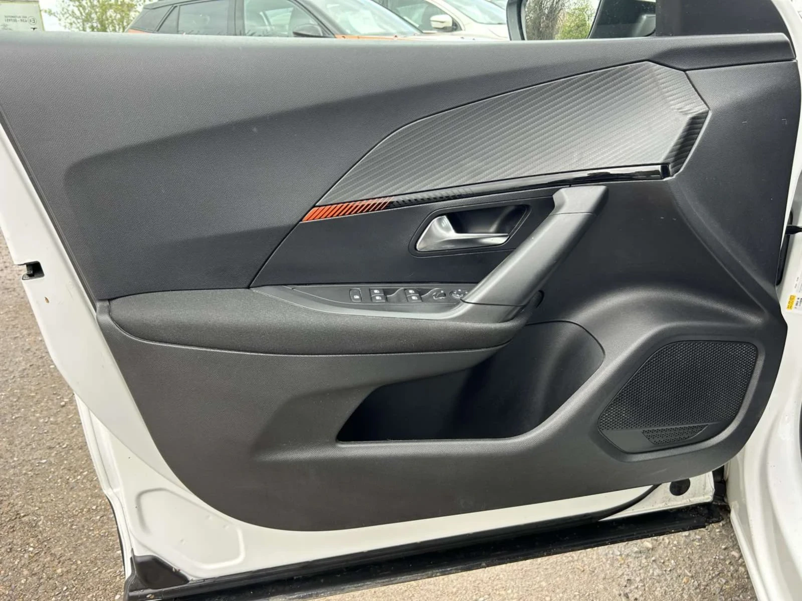 Peugeot 2008 1.5 HDI 110 * NAVI * ACC * , снимка 7 - Автомобили и джипове - 54349148