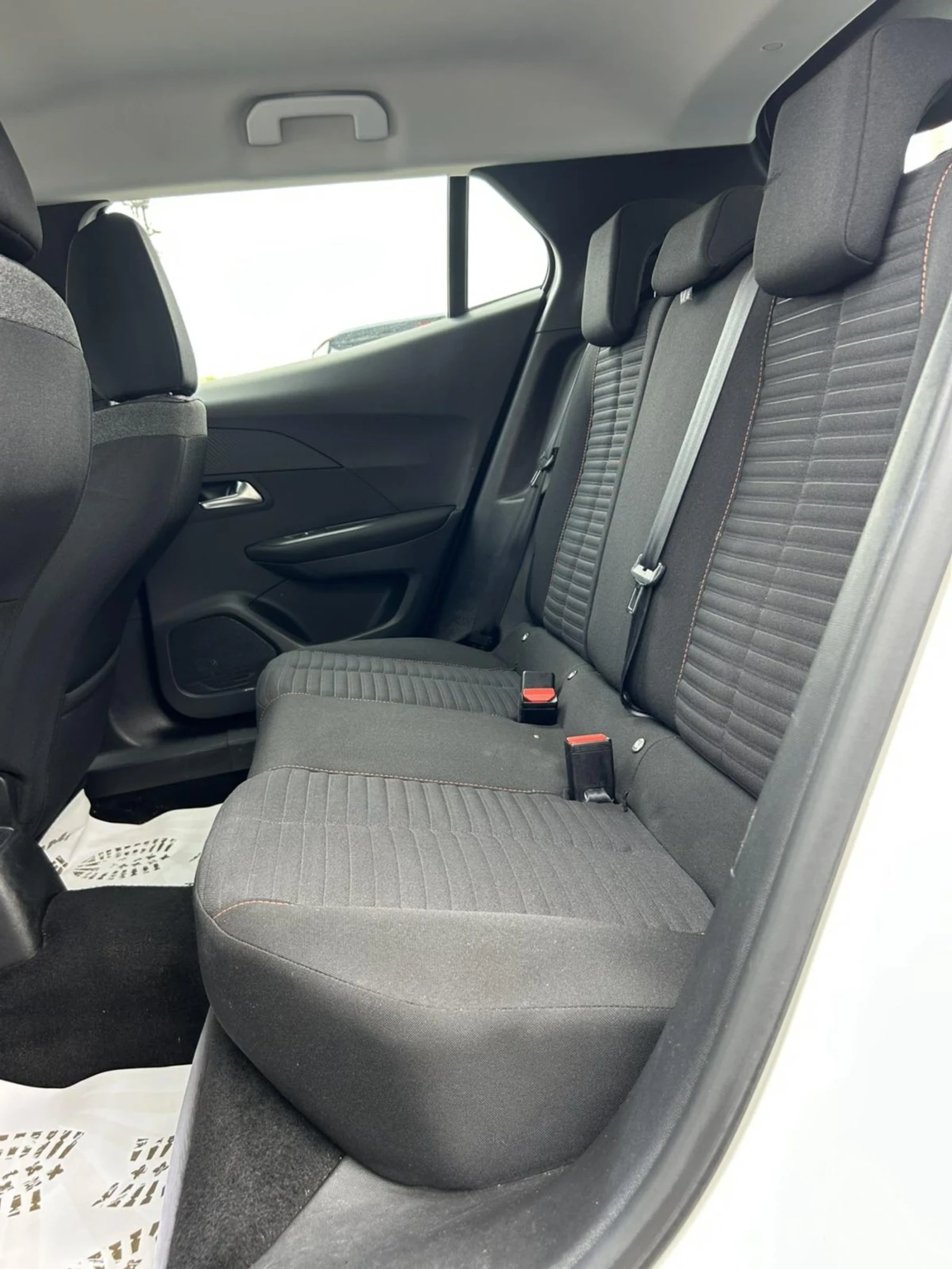 Peugeot 2008 1.5 HDI 110 * NAVI * ACC * , снимка 14 - Автомобили и джипове - 54349148