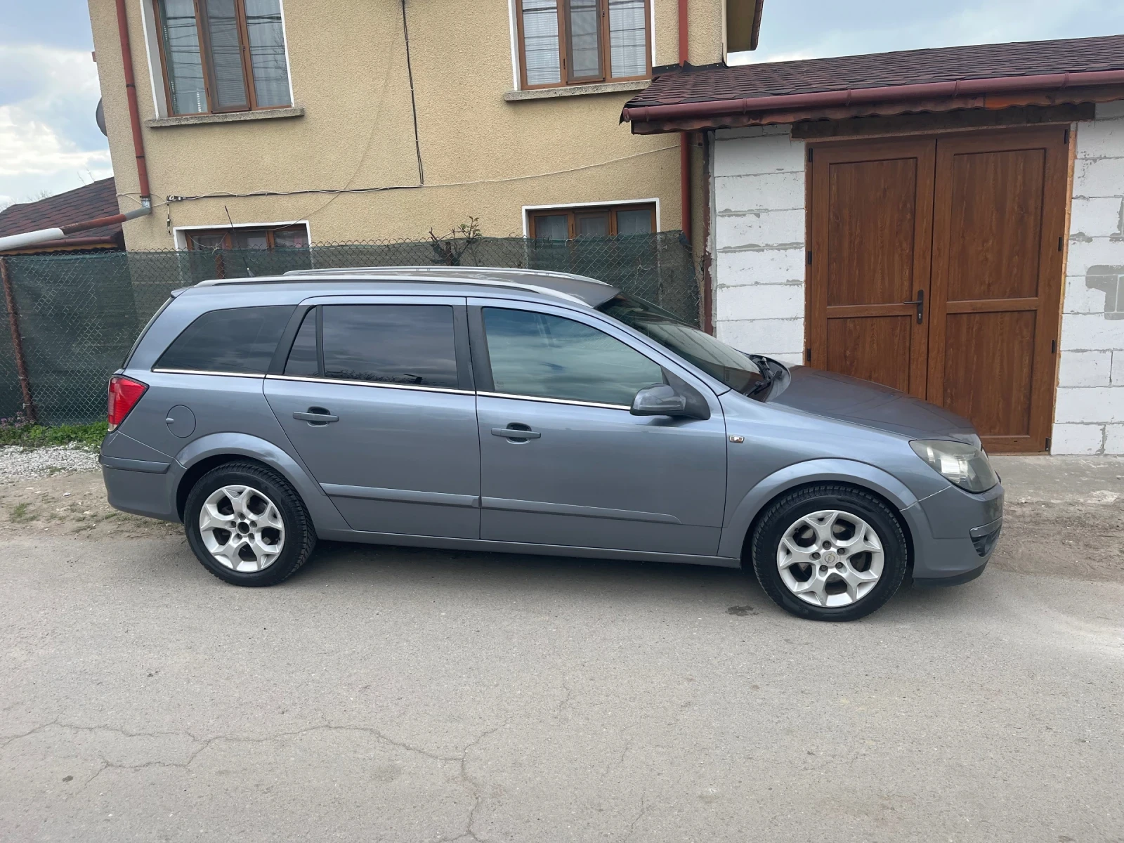 Opel Astra 1.7 CDTI, снимка 3 - Автомобили и джипове - 54837434
