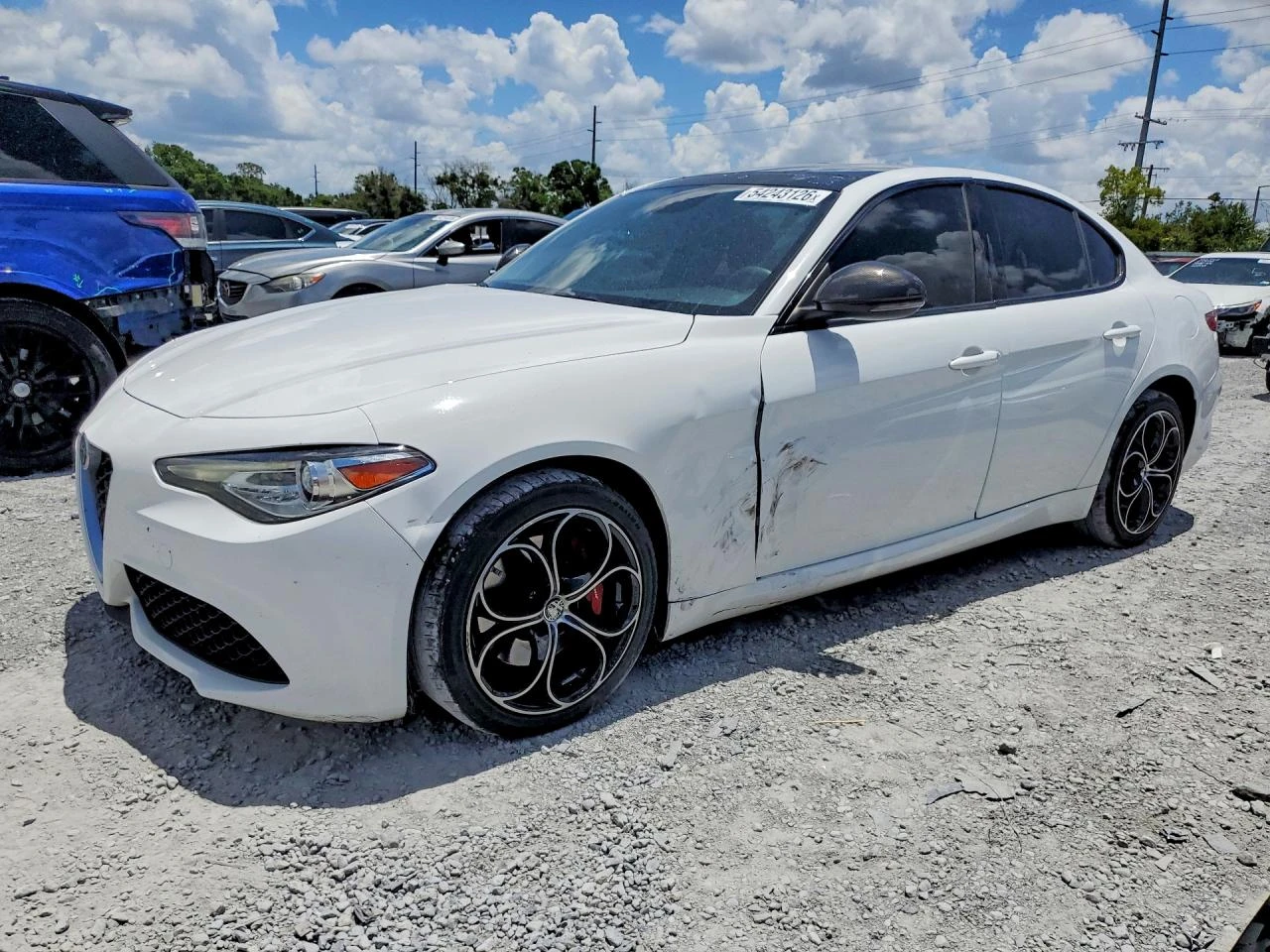 Alfa Romeo Giulia AWD* Q4* ПОДГРЕВ* ПАНОРАМА* КАМЕРА* KEYLESS* 