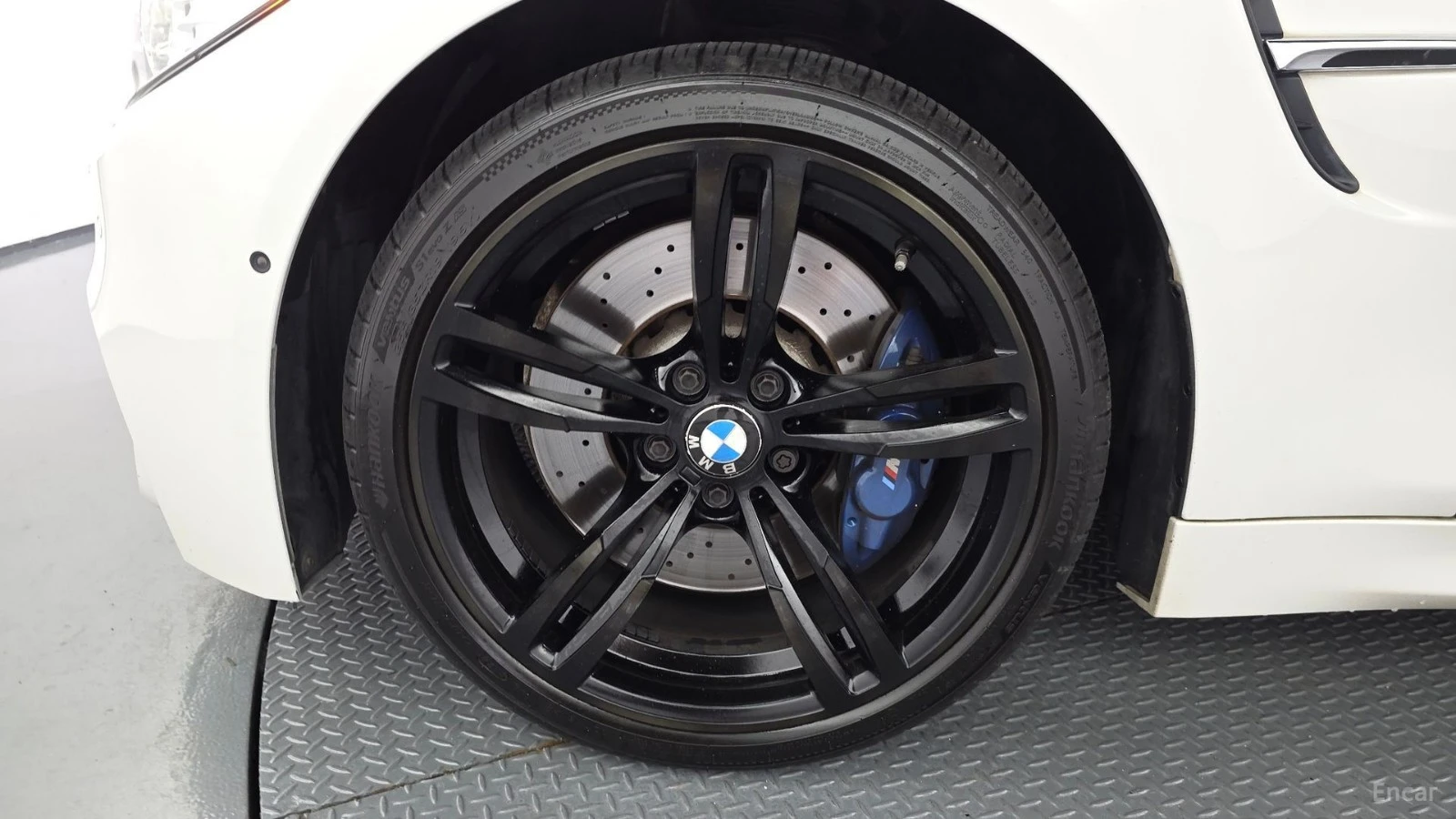 BMW M4 HARMAN* KARDON* 360* КАМЕРА* HUD* ПОДГРЕВ* KEYLESS, снимка 16 - Автомобили и джипове - 55612068