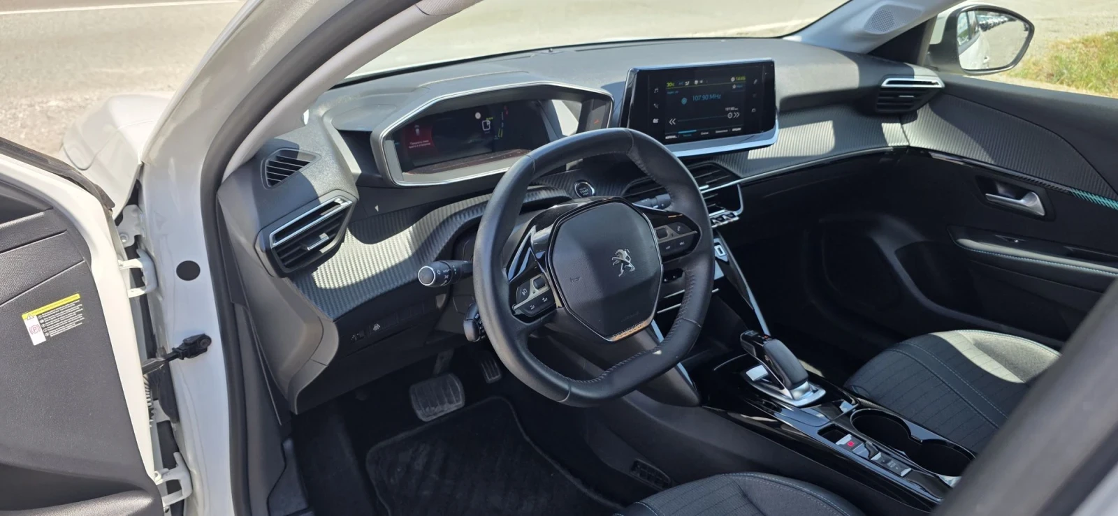 Peugeot 208 Electric drive/50KWh/Full Led, снимка 6 - Автомобили и джипове - 56232471