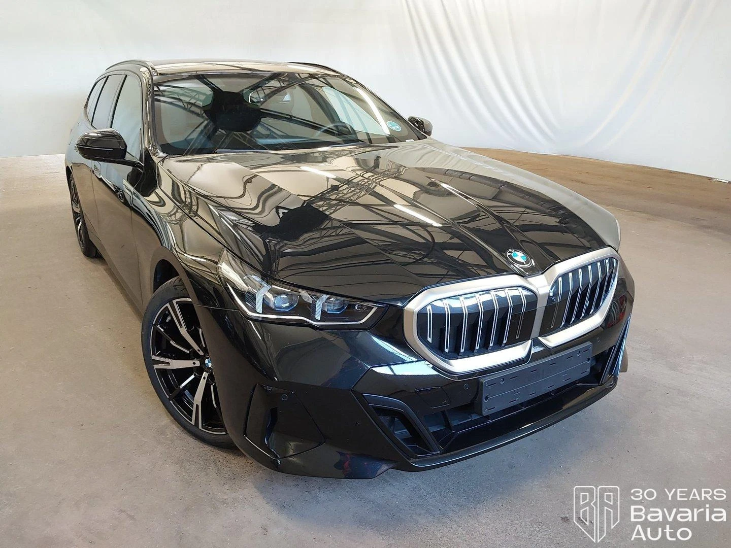 BMW 520 i Touring Steptronic, снимка 4 - Автомобили и джипове - 56302735