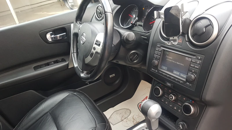 Nissan Qashqai 2.0iAVTOMAT, снимка 13 - Автомобили и джипове - 53119172