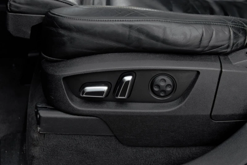 Audi Q7 4.2 facelift , снимка 14 - Автомобили и джипове - 53264166