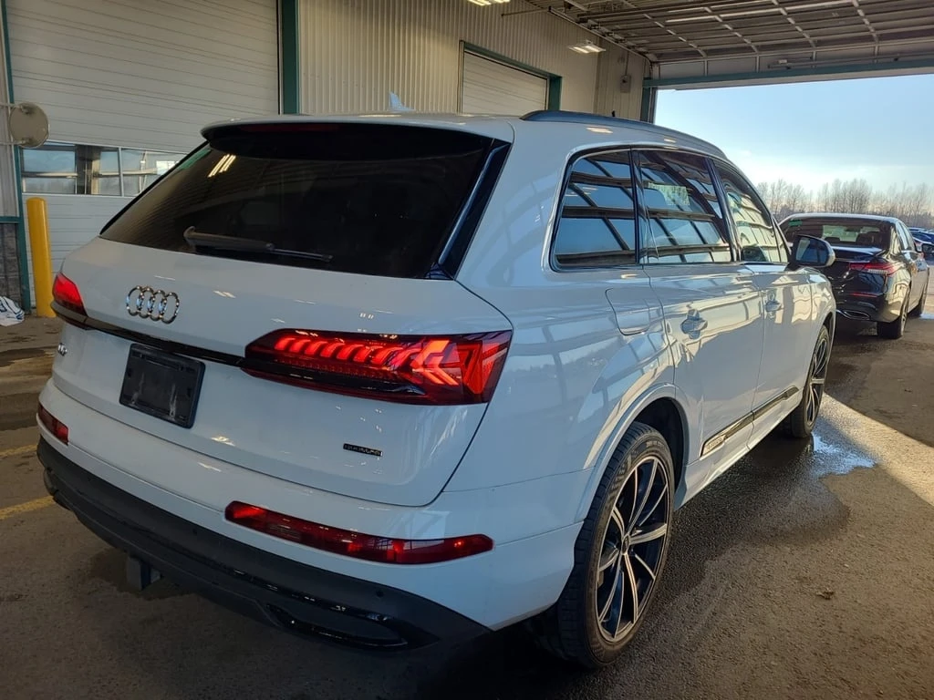 Audi Q7 * KOMFORT * CARFAX * БЕЗ ПЪРВОНАЧАЛНА ВНОСКА - изображение 3