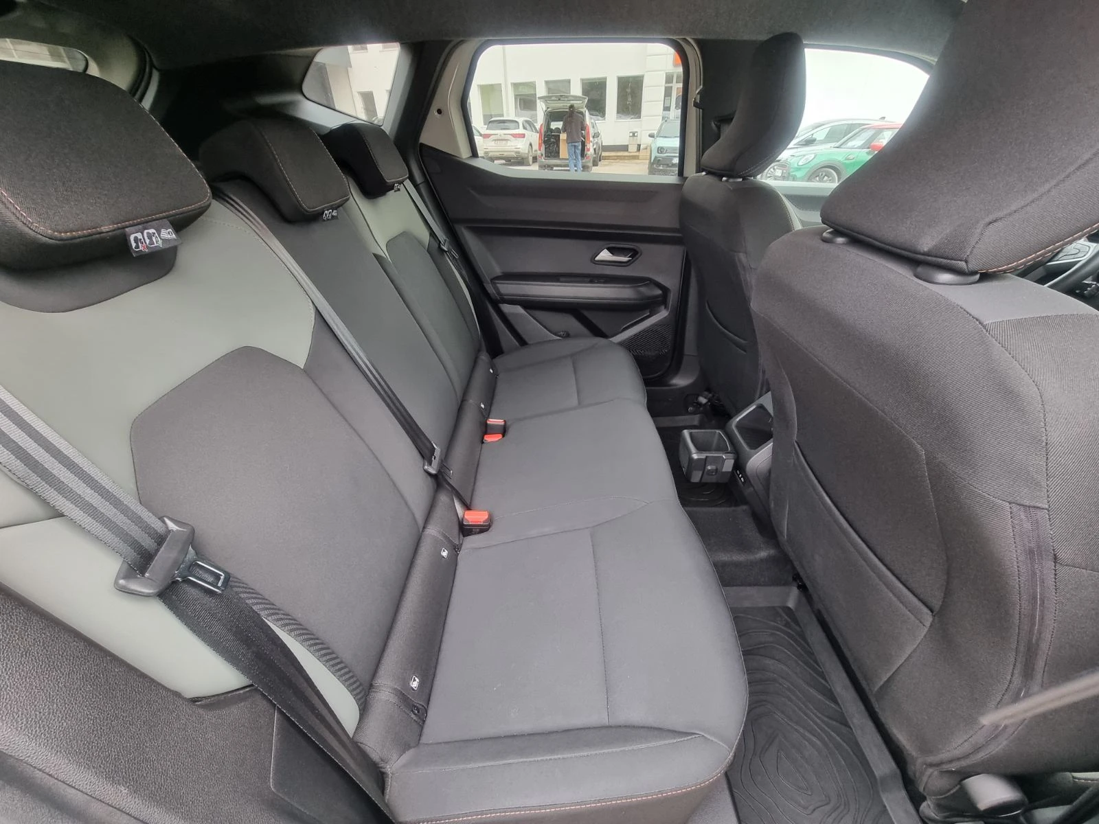 Dacia Duster Extreme HYBRID 140 | Mobile.bg � ����������� 16