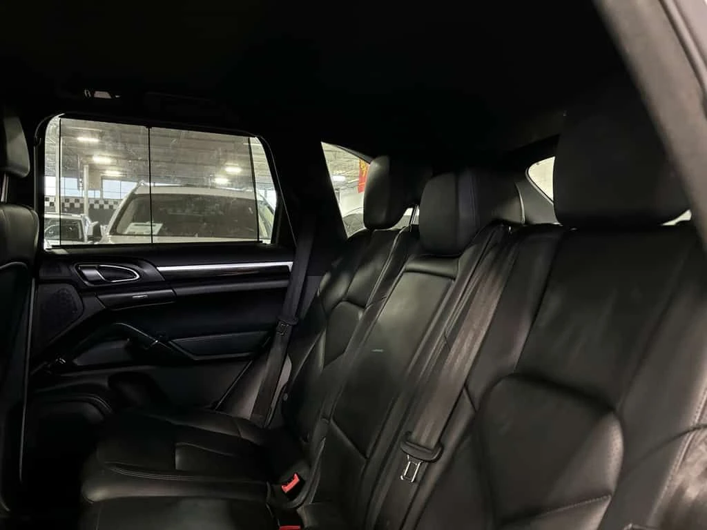 Porsche Cayenne * Tiptronic| AWD| NAV| LEATHER| SUNROOF| BACKUPCAM, снимка 5 - Автомобили и джипове - 53916273