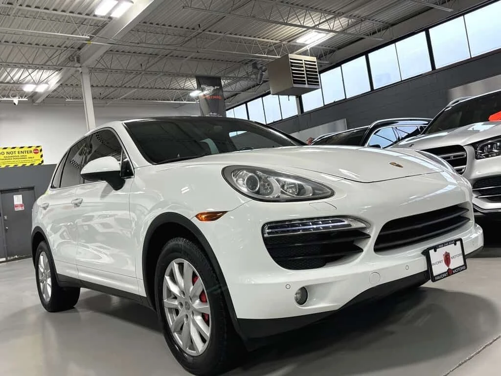 Porsche Cayenne * Tiptronic| AWD| NAV| LEATHER| SUNROOF| BACKUPCAM, снимка 2 - Автомобили и джипове - 53916273