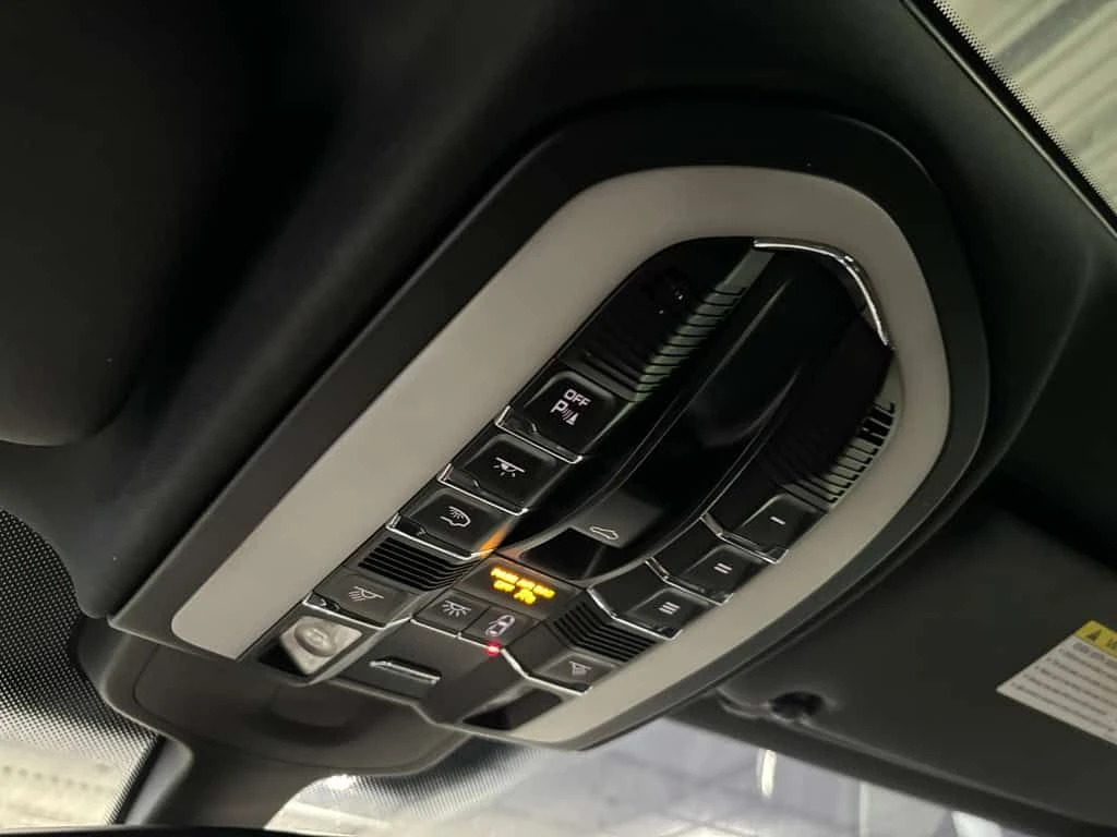 Porsche Cayenne * Tiptronic| AWD| NAV| LEATHER| SUNROOF| BACKUPCAM, снимка 13 - Автомобили и джипове - 53916273