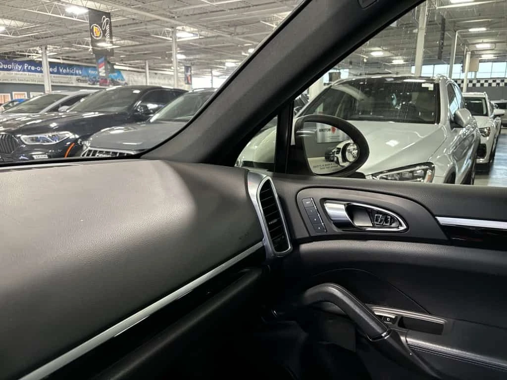 Porsche Cayenne * Tiptronic| AWD| NAV| LEATHER| SUNROOF| BACKUPCAM, снимка 11 - Автомобили и джипове - 53916273