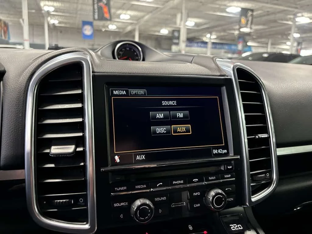 Porsche Cayenne * Tiptronic| AWD| NAV| LEATHER| SUNROOF| BACKUPCAM, снимка 17 - Автомобили и джипове - 53916273