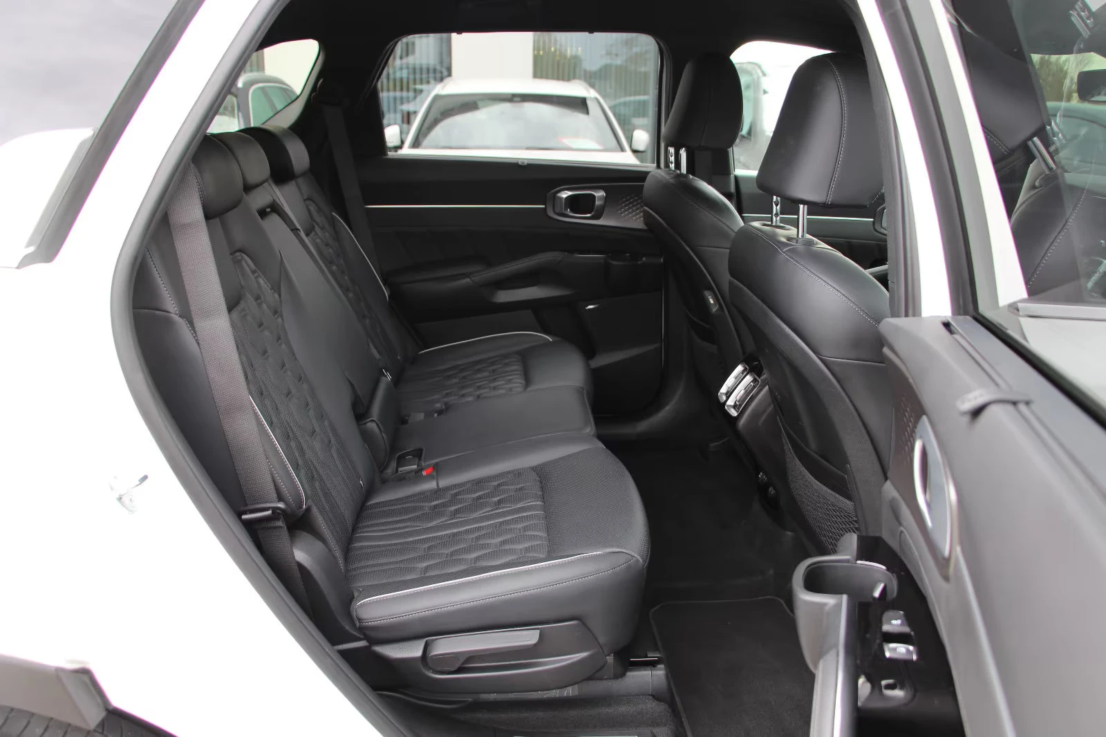 Kia Sorento PLATINUM/193HP/4X4/360/LED/ACC/HUD/BOSE/MEMO/263z, снимка 15 - Автомобили и джипове - 54081706