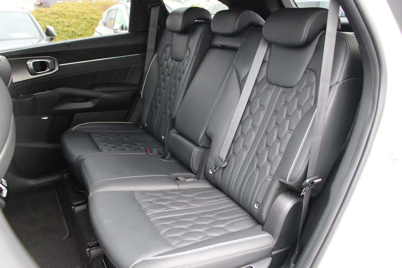 Kia Sorento PLATINUM/193HP/4X4/360/LED/ACC/HUD/BOSE/MEMO/263z, снимка 14 - Автомобили и джипове - 54081706