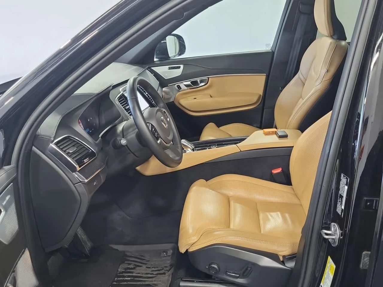 Volvo Xc90 ULTIMATE BRIGHT THEME| 360| ОБДУХВАНЕ| CARFAX, снимка 8 - Автомобили и джипове - 54784203