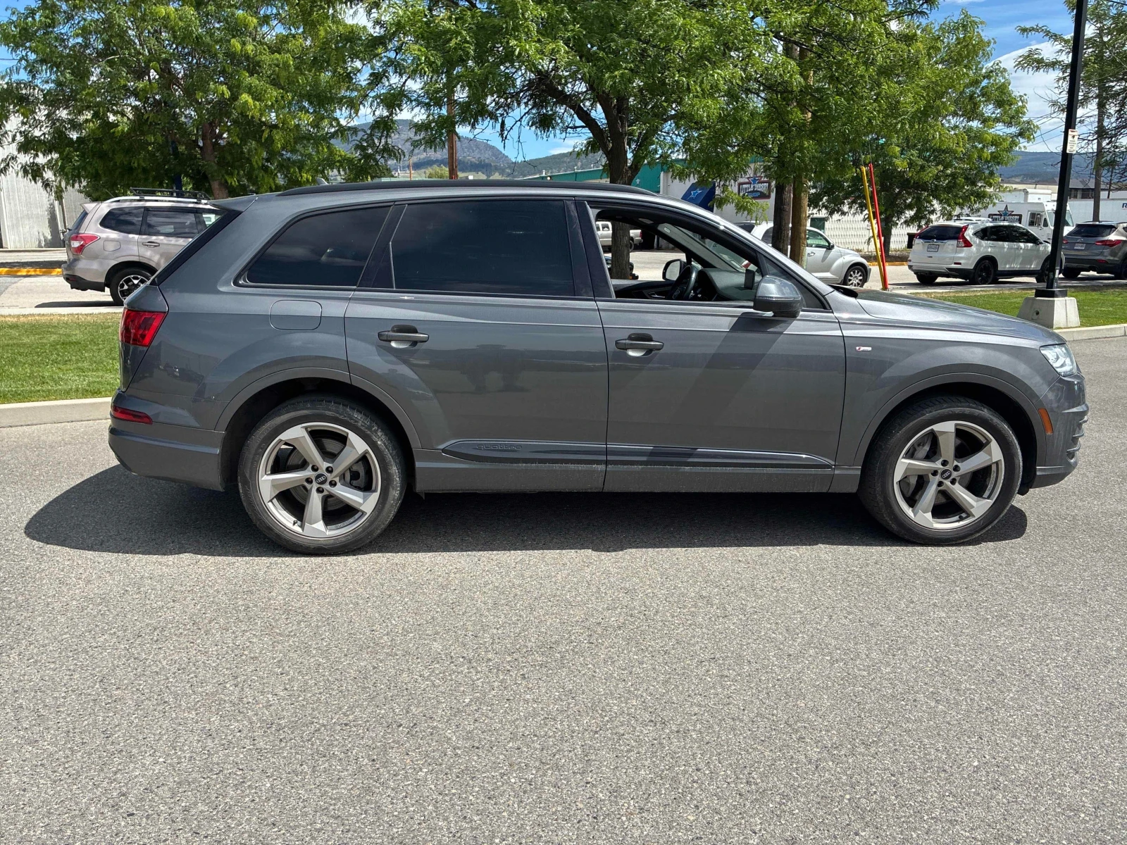 Audi Q7 PROGRESSIV * * CARFAX * * АВТО КРЕДИТ * * , снимка 3 - Автомобили и джипове - 55013198