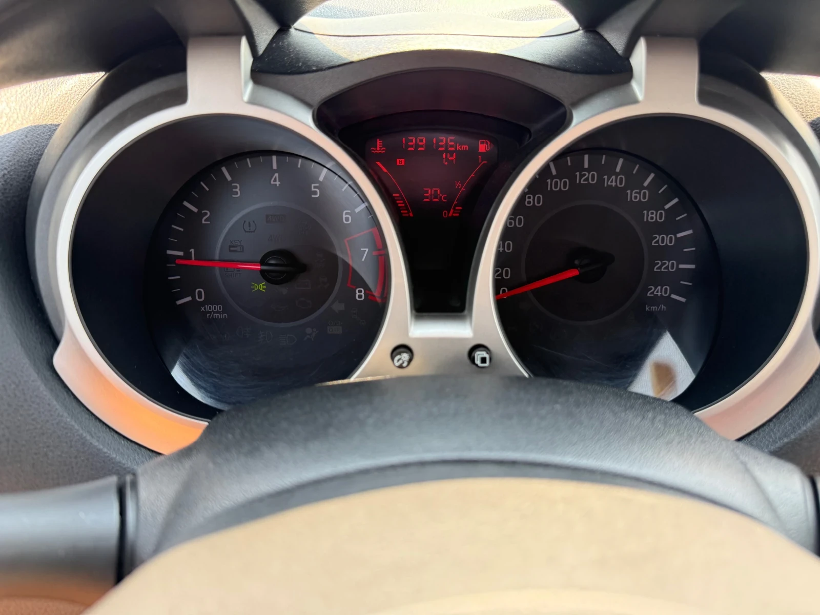 Nissan Juke 1.6 Фабрична ГАЗ Face Lift , снимка 7 - Автомобили и джипове - 55705522