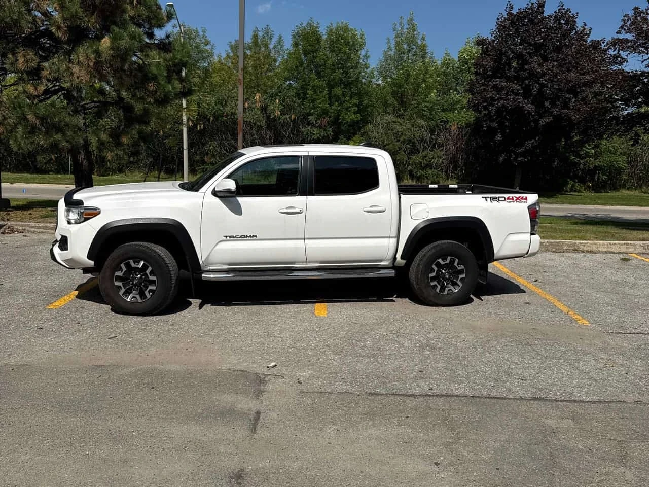 Toyota Tacoma * 4x4 Double Cab * CARFAX * ОПЦИЯ ЗА ФИНАНСИРАНЕ, снимка 2 - Автомобили и джипове - 55754340