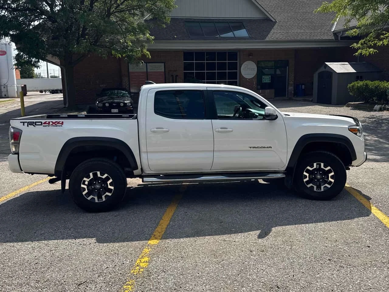 Toyota Tacoma * 4x4 Double Cab * CARFAX * ОПЦИЯ ЗА ФИНАНСИРАНЕ, снимка 3 - Автомобили и джипове - 55754340