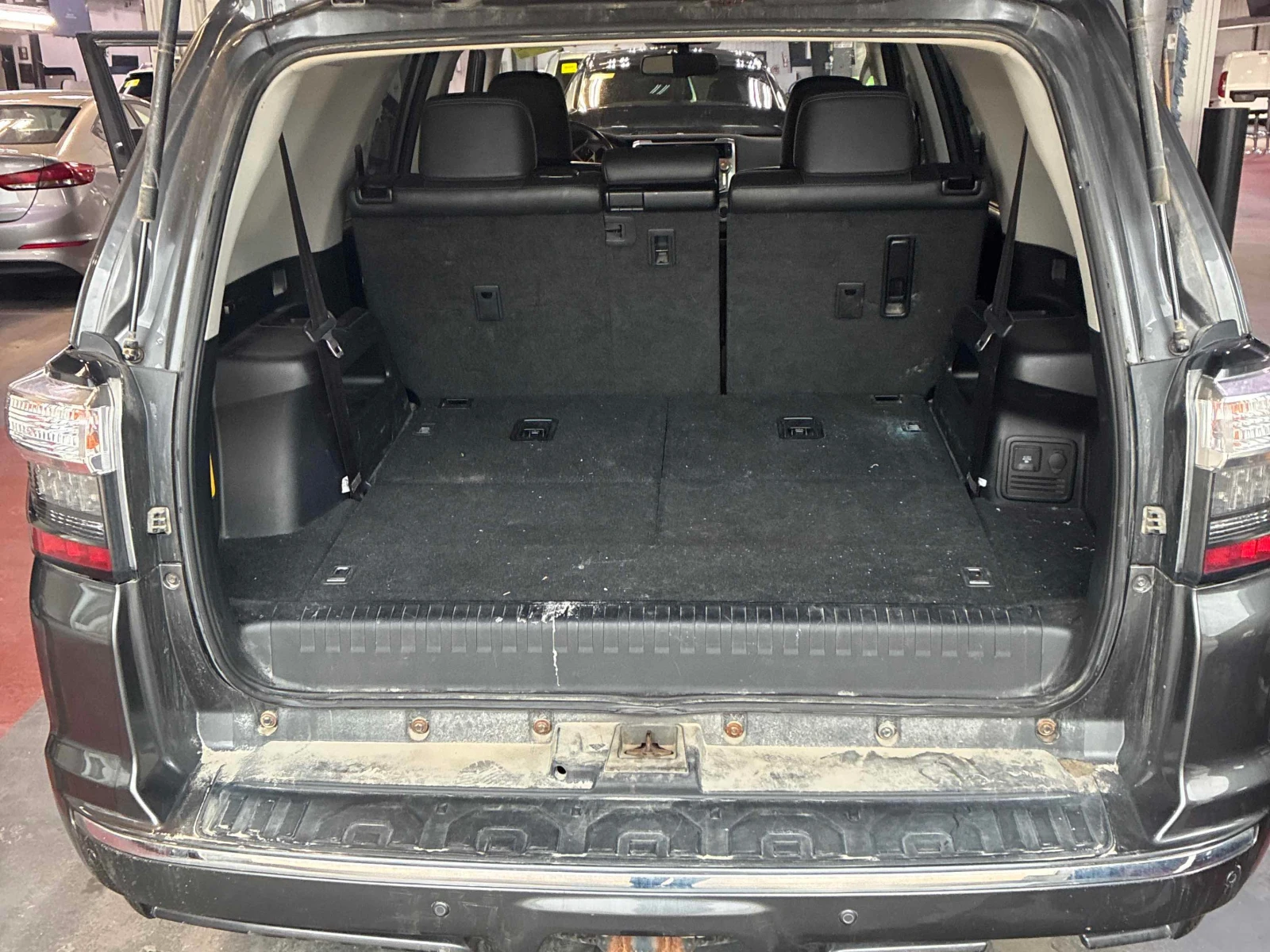 Toyota 4runner * 4WD * CARFAX * ОПЦИЯ ЗА ФИНАНСИРАНЕ , снимка 14 - Автомобили и джипове - 55899916