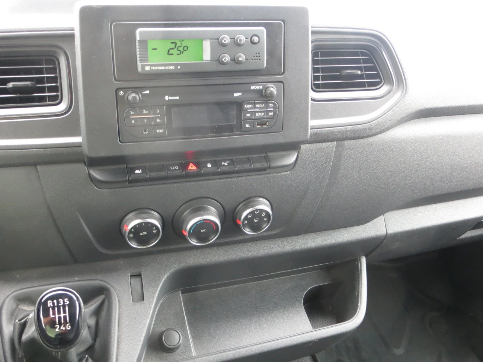 Renault Master 2.3 DCI ХЛАДИЛЕН - изображение 10