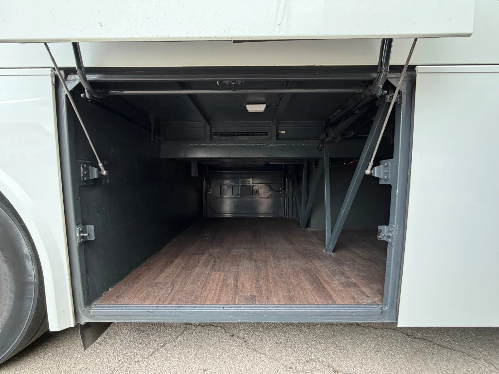 Temsa Safari 12 HD ОРИГИНАЛ КМ., снимка 12 - Бусове и автобуси - 54206241