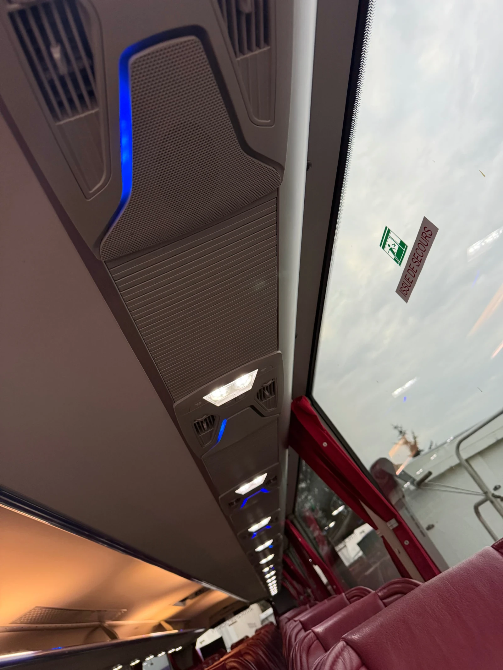 Temsa Safari 12 HD ОРИГИНАЛ КМ., снимка 8 - Бусове и автобуси - 54206241