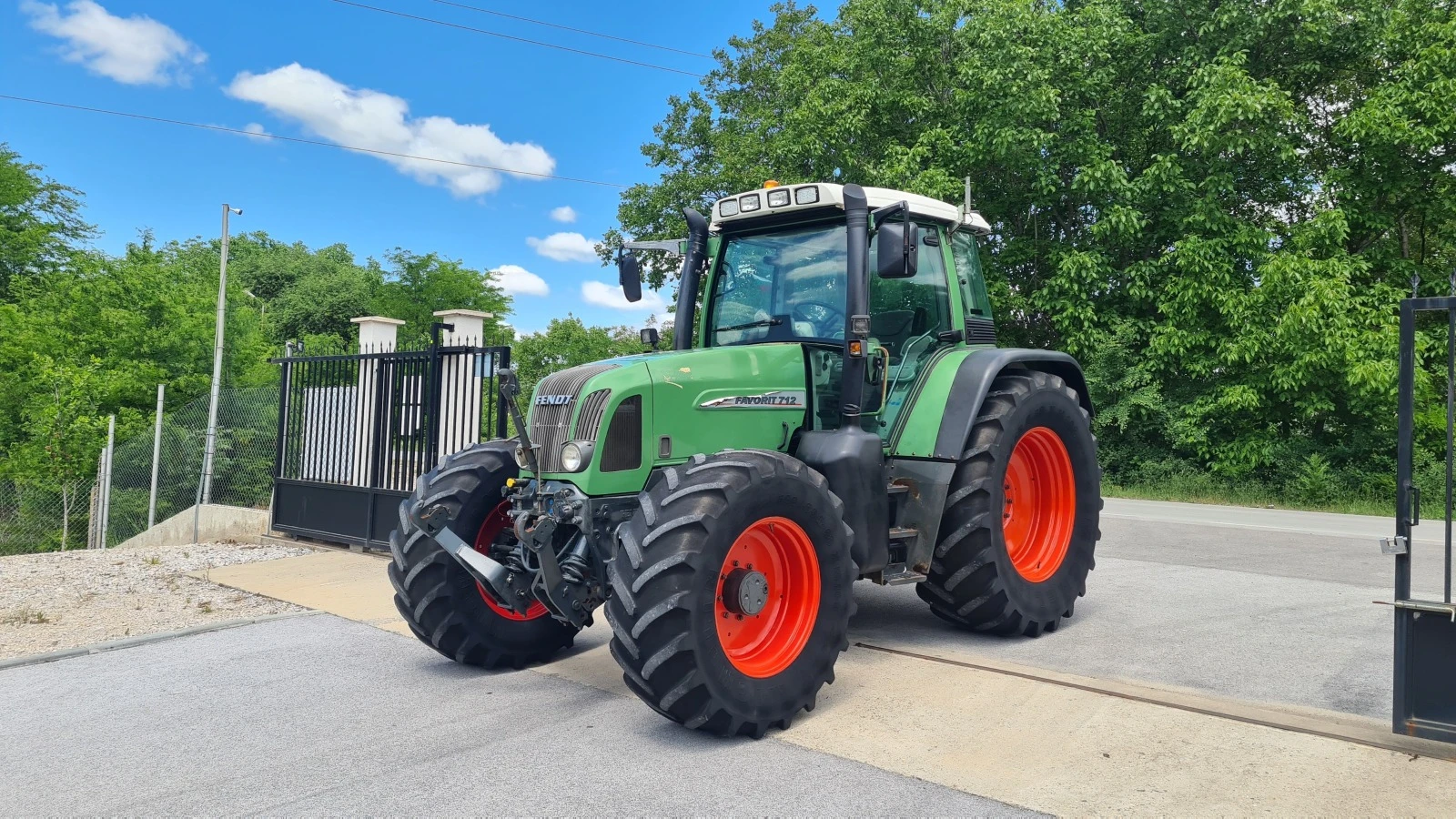 Трактор Fendt Favorit 712Vario, снимка 1