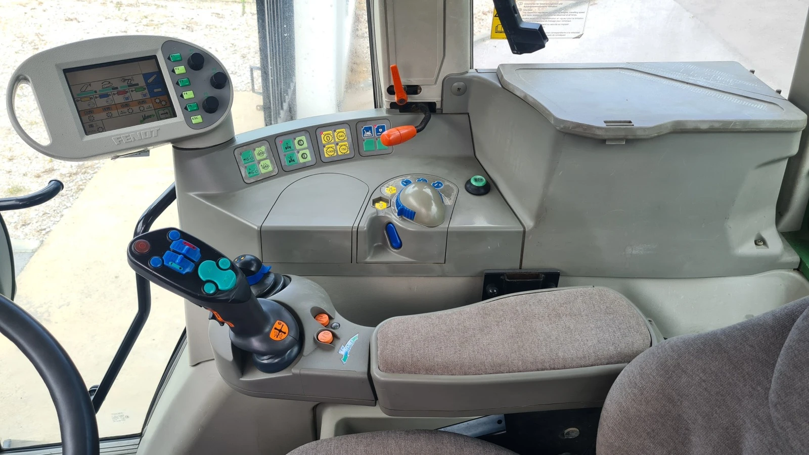  Fendt Favorit 712Vario | Mobile.bg   17