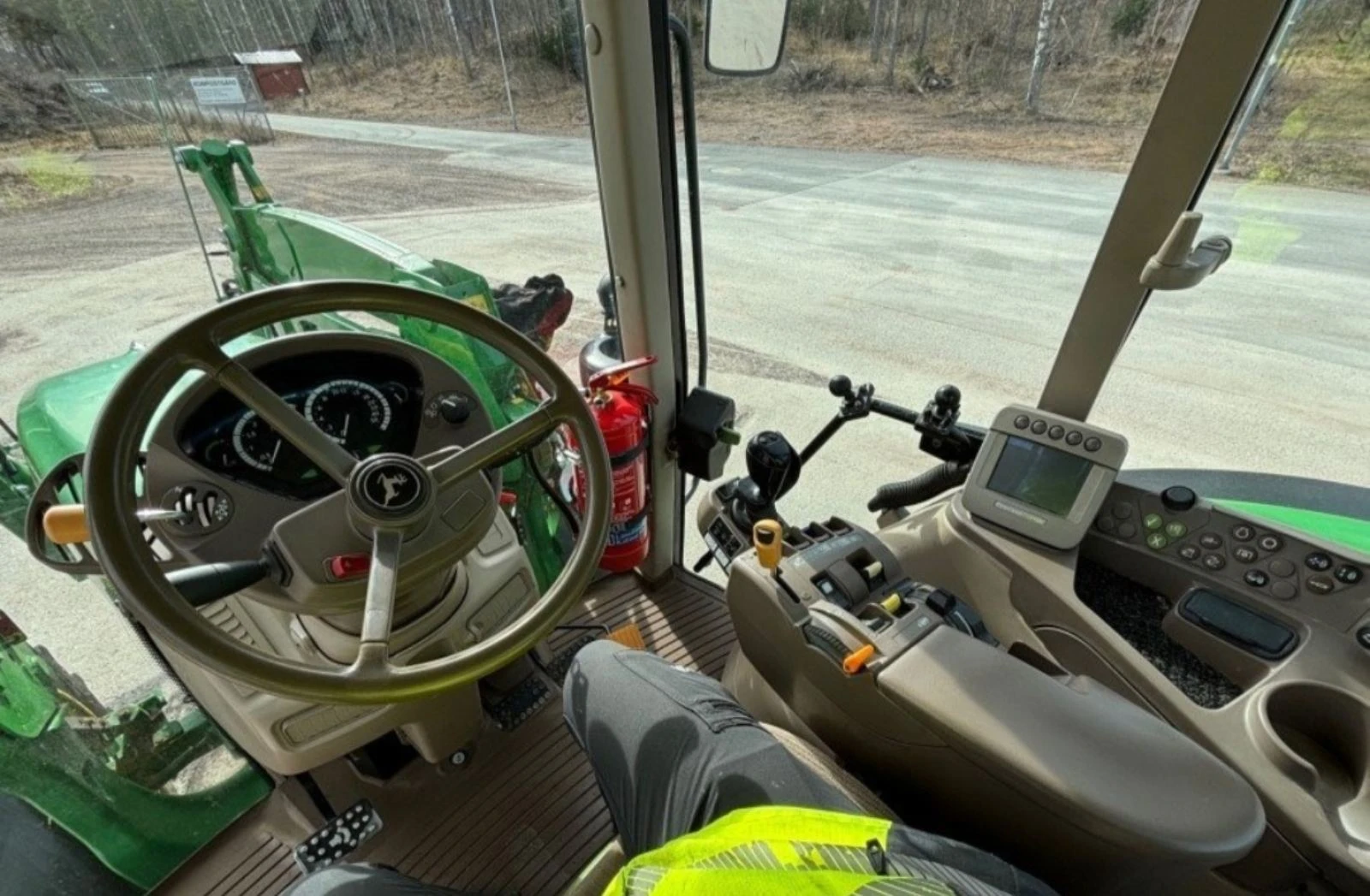 Трактор John Deere 6430 - изображение 2