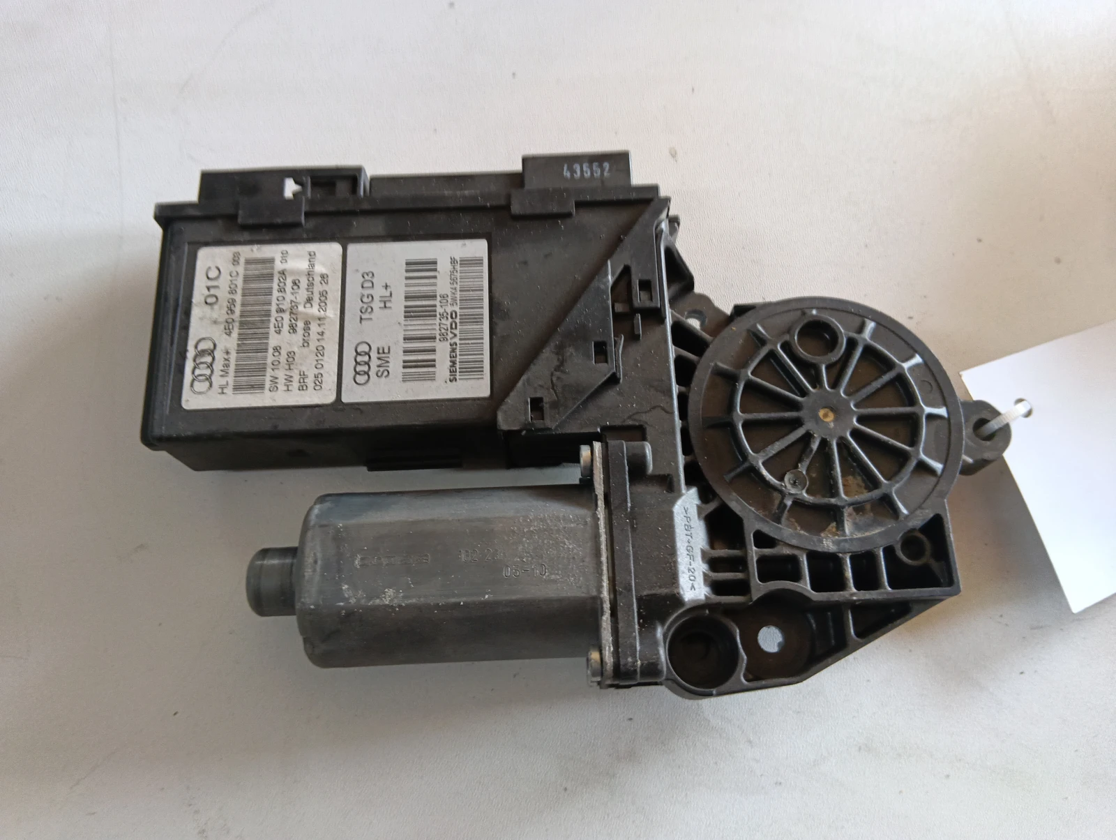 ел.машинка за задно ляво  4E0910802A 4E0959801C Audi A8