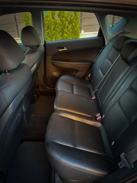 Hyundai I30 1.6i NAVI* * *  | Mobile.bg    13